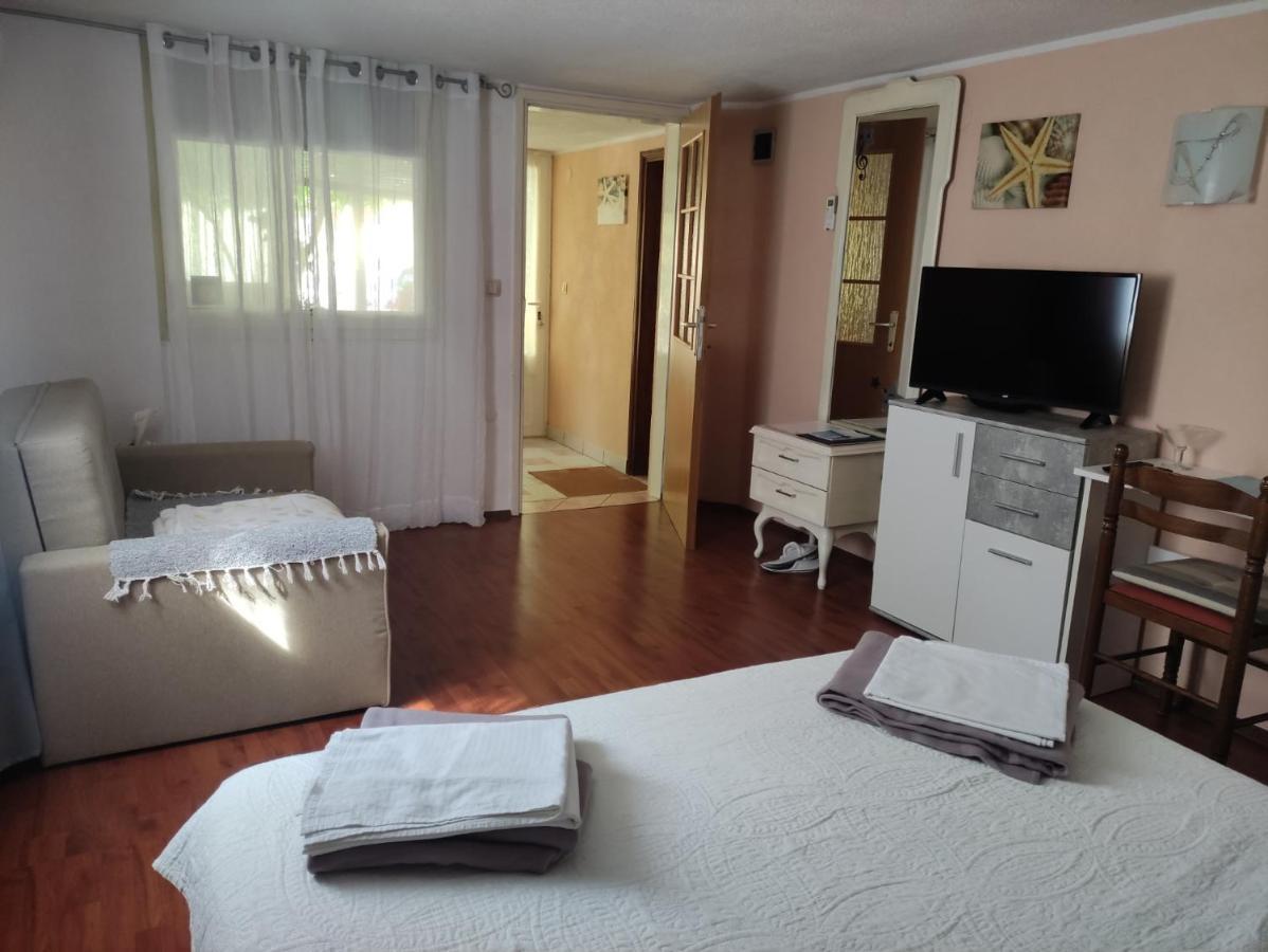 Apartman Tihana Crikvenica Exteriör bild