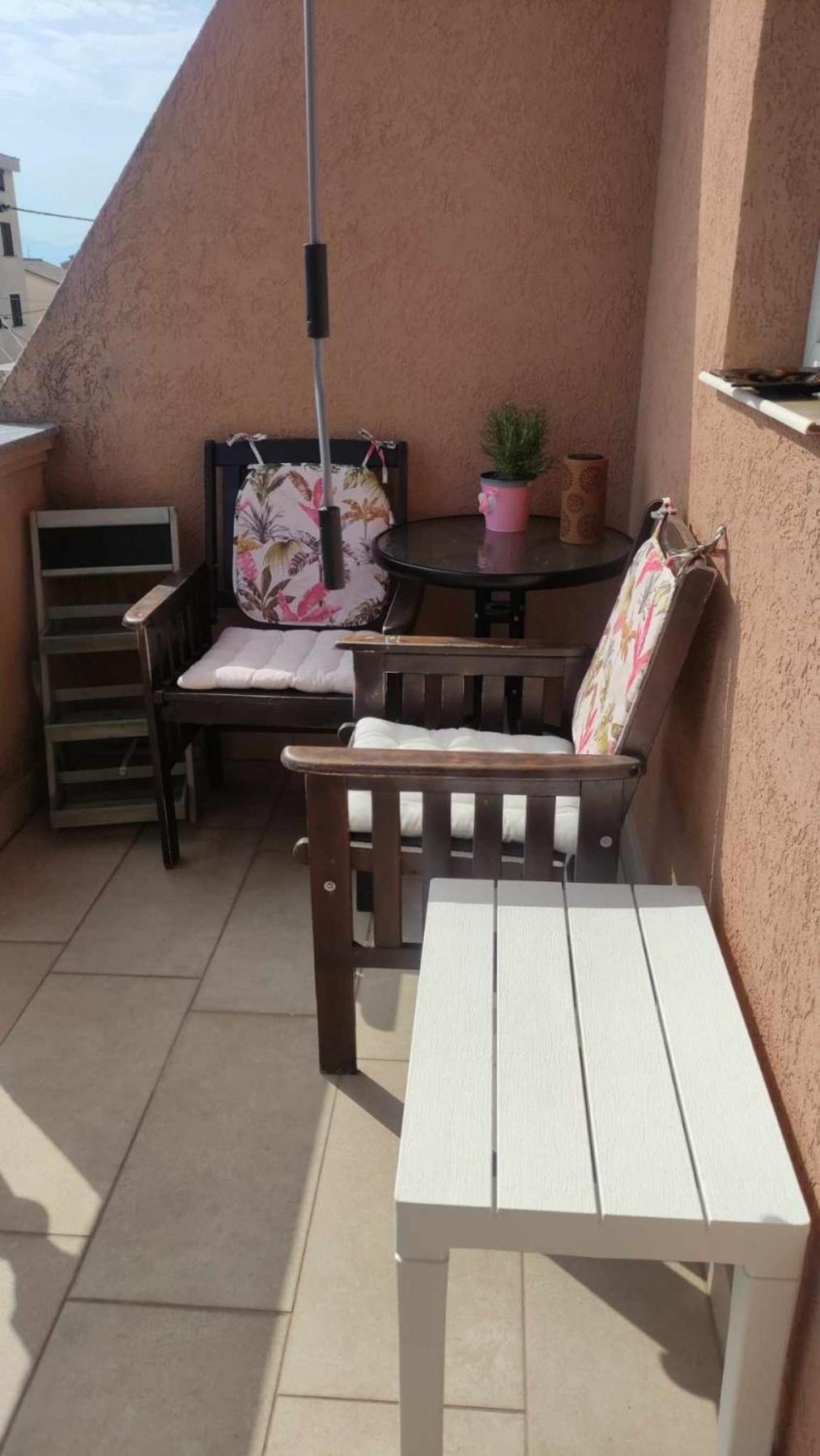 Apartman Tihana Crikvenica Exteriör bild