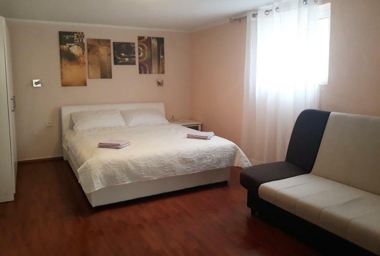 Apartman Tihana Crikvenica Exteriör bild